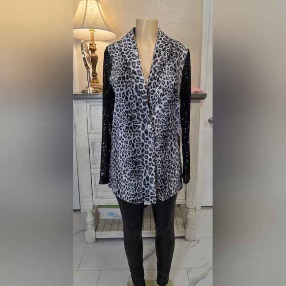 Leopard Print Gray Blazer with Sequined Black Sleeves - Picture 2 of 11